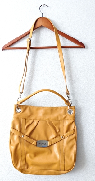 Nine west crossbody - Picture 1 of 8